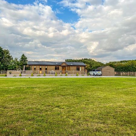 Immaculate 3-Bedroom Private Lodge Near York Exterior foto