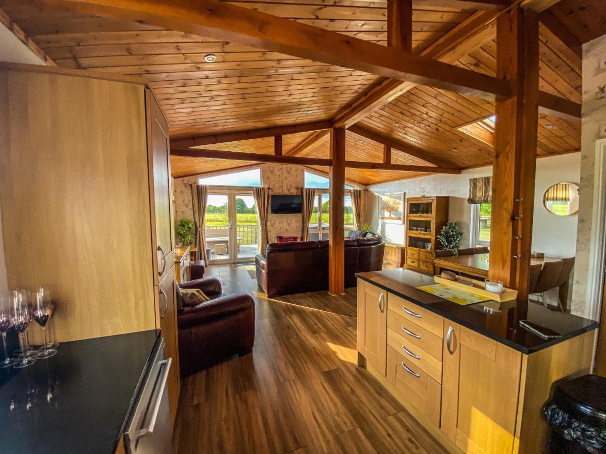 Immaculate 3-Bedroom Private Lodge Near York Exterior foto