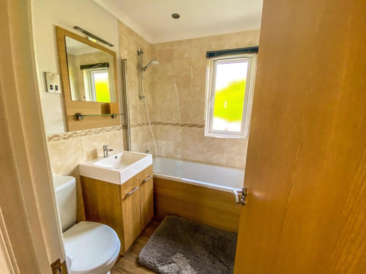 Immaculate 3-Bedroom Private Lodge Near York Exterior foto
